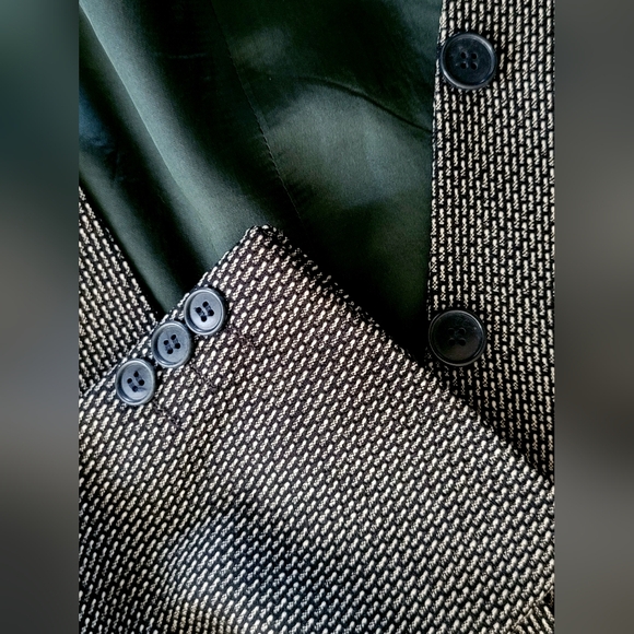 Suave French YSL 100% wool Blazer, size 44R. - Picture 4 of 11